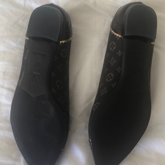 NEVER WORN Louis Vuitton Flats - Picture 4 of 7
